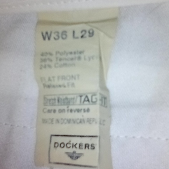 NEVER WORN Like New, Dockers 36x29 Mens Khaki Pants Relaxed Fit Stain Defender - Picture 10 of 11